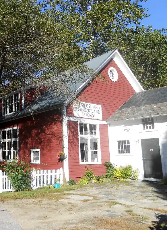 Olde and New England Books